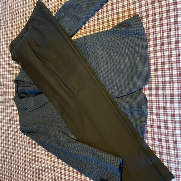 Jos A Bank44R Jacket (blue check)36x33 pant (brown)